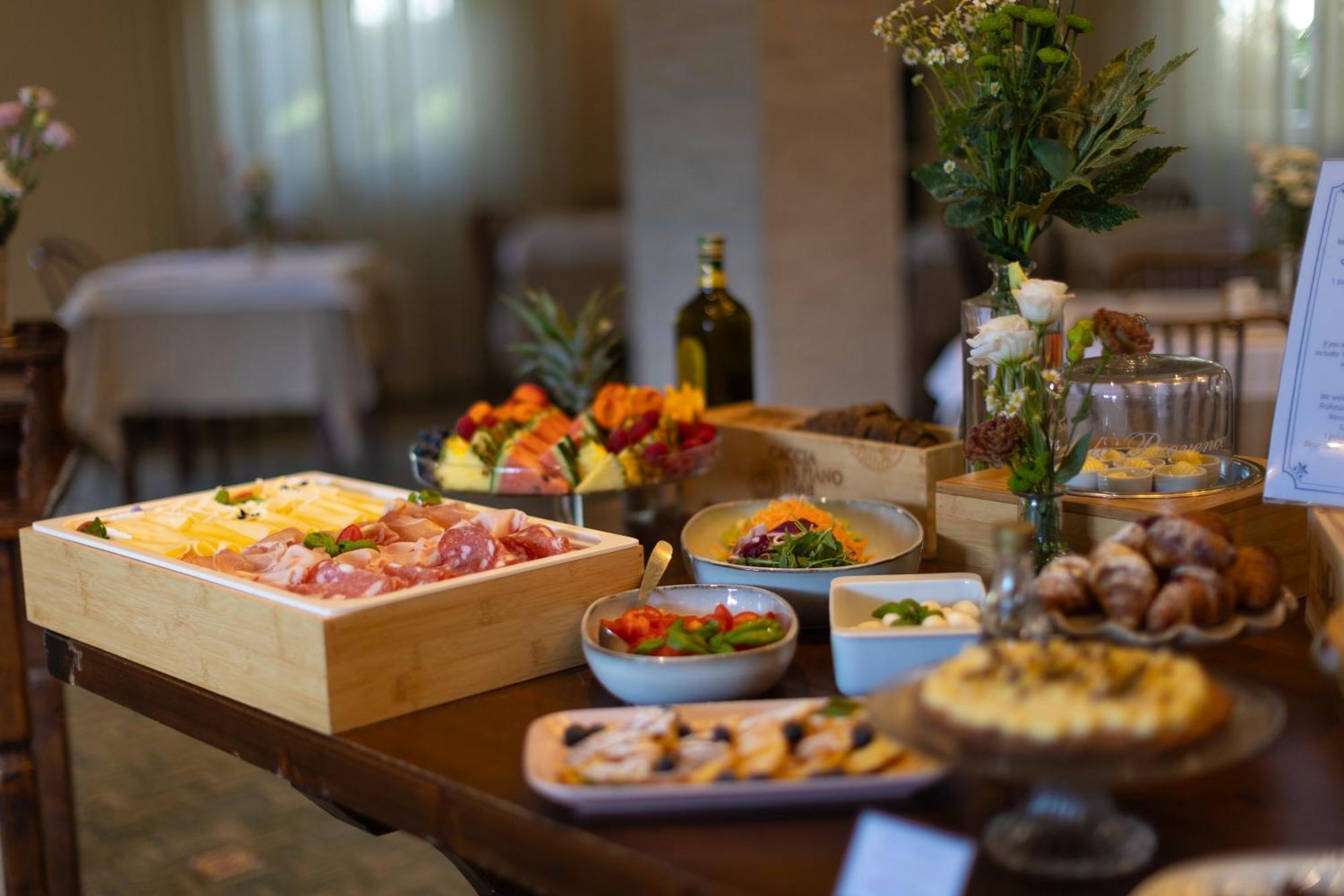 מרינה די צ'צ'ינה Hotel Massimo מראה חיצוני תמונה