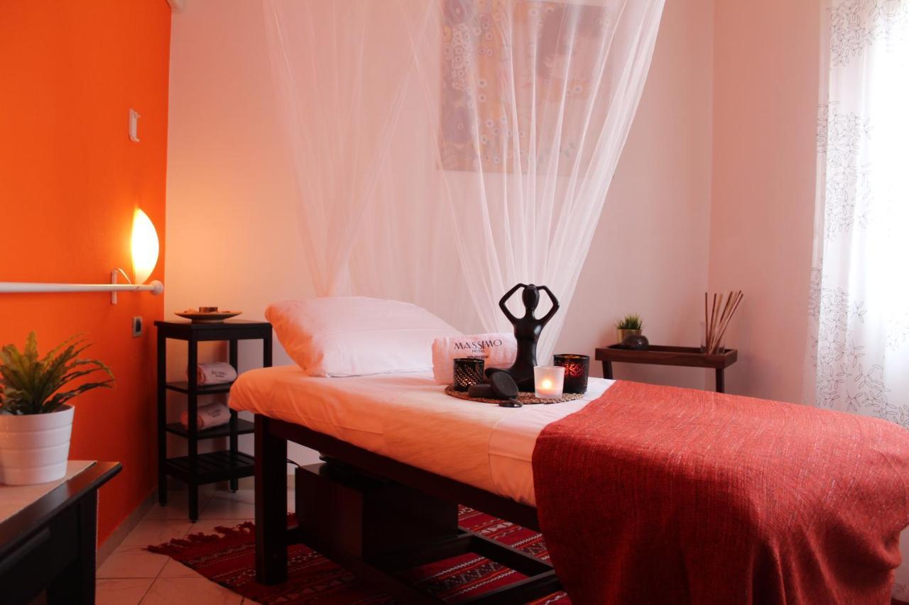 מרינה די צ'צ'ינה Hotel Massimo מראה חיצוני תמונה