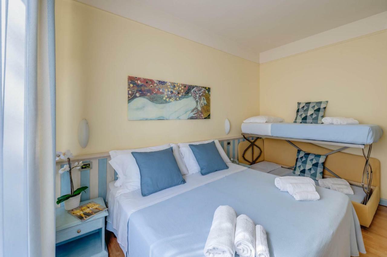 מרינה די צ'צ'ינה Hotel Massimo מראה חיצוני תמונה
