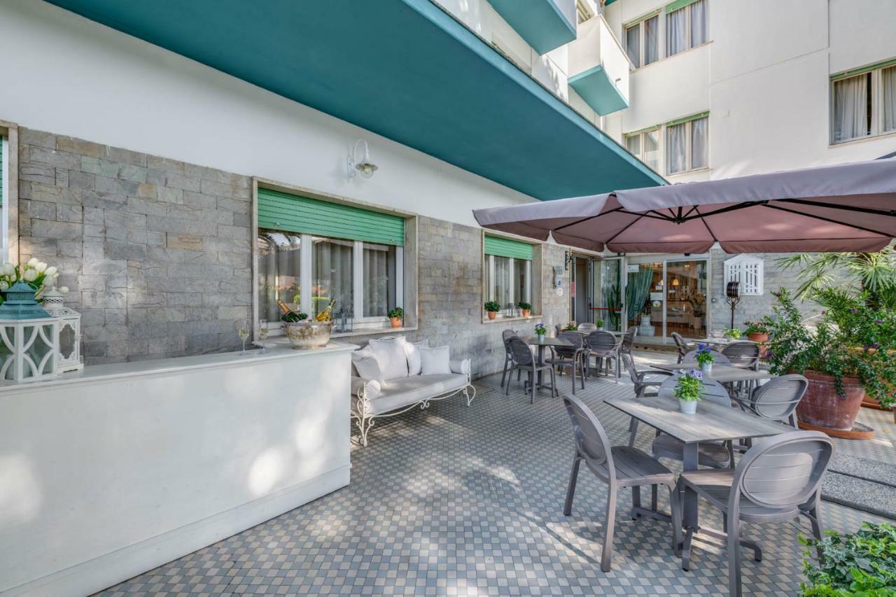 מרינה די צ'צ'ינה Hotel Massimo מראה חיצוני תמונה
