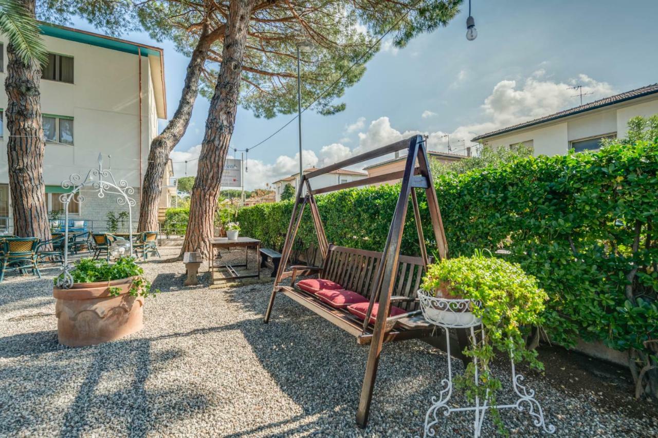מרינה די צ'צ'ינה Hotel Massimo מראה חיצוני תמונה